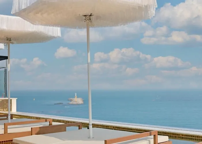 Отель Louis Hamilton Ocean Terrace *