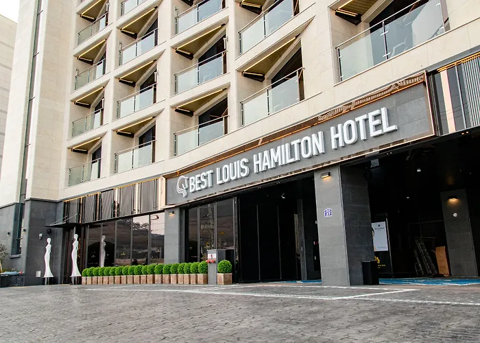 Louis Hamilton Ocean Terrace *