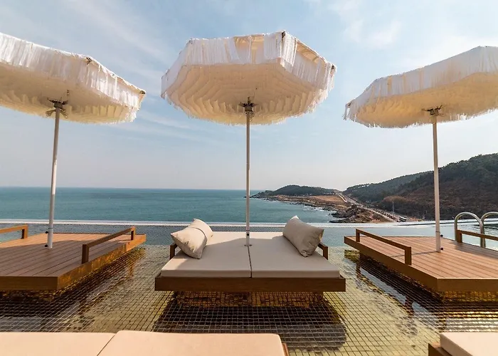 Отель Louis Hamilton Ocean Terrace