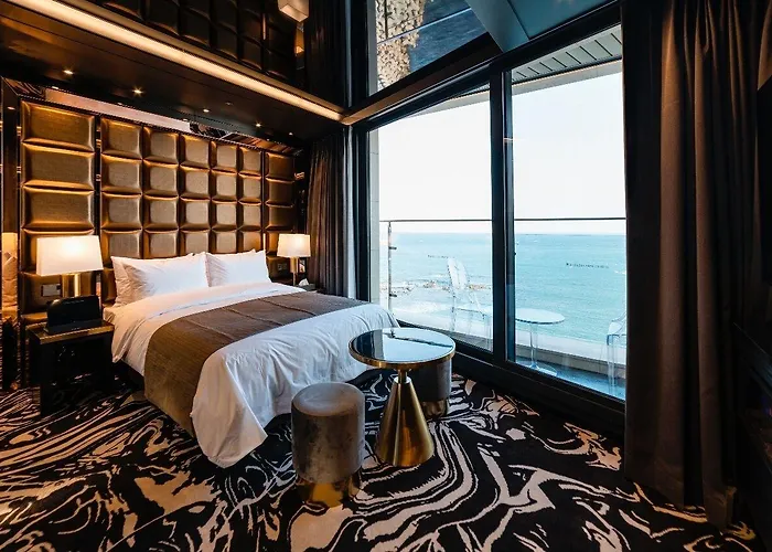 Отель Louis Hamilton Ocean Terrace *